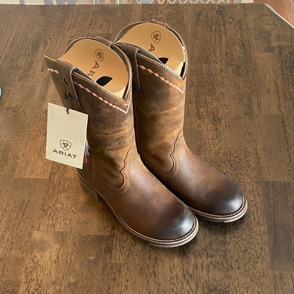 Ariat Women’s Unbridled Roper Boots with Pink Accents